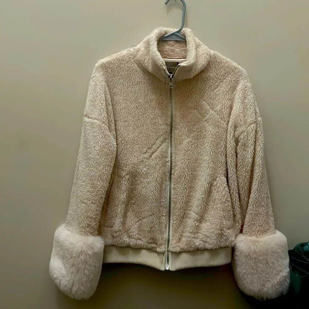 Honey punch faux fur fuzzy jacket size s